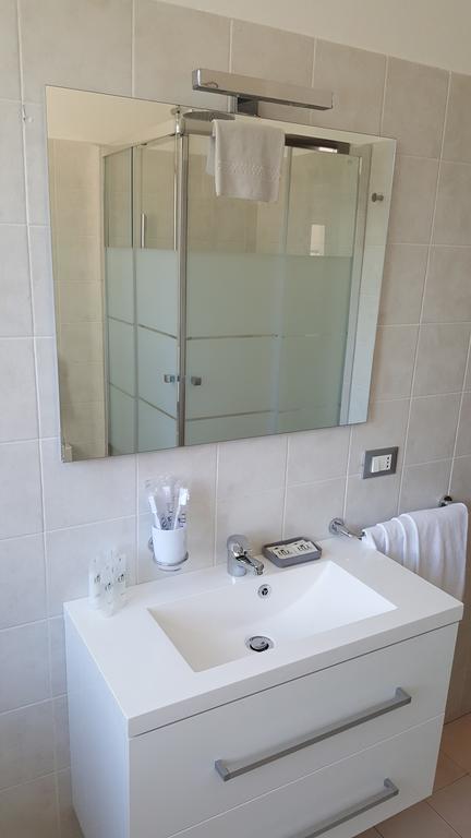 Appartamento Basic Zona Lago Lecco Exterior photo